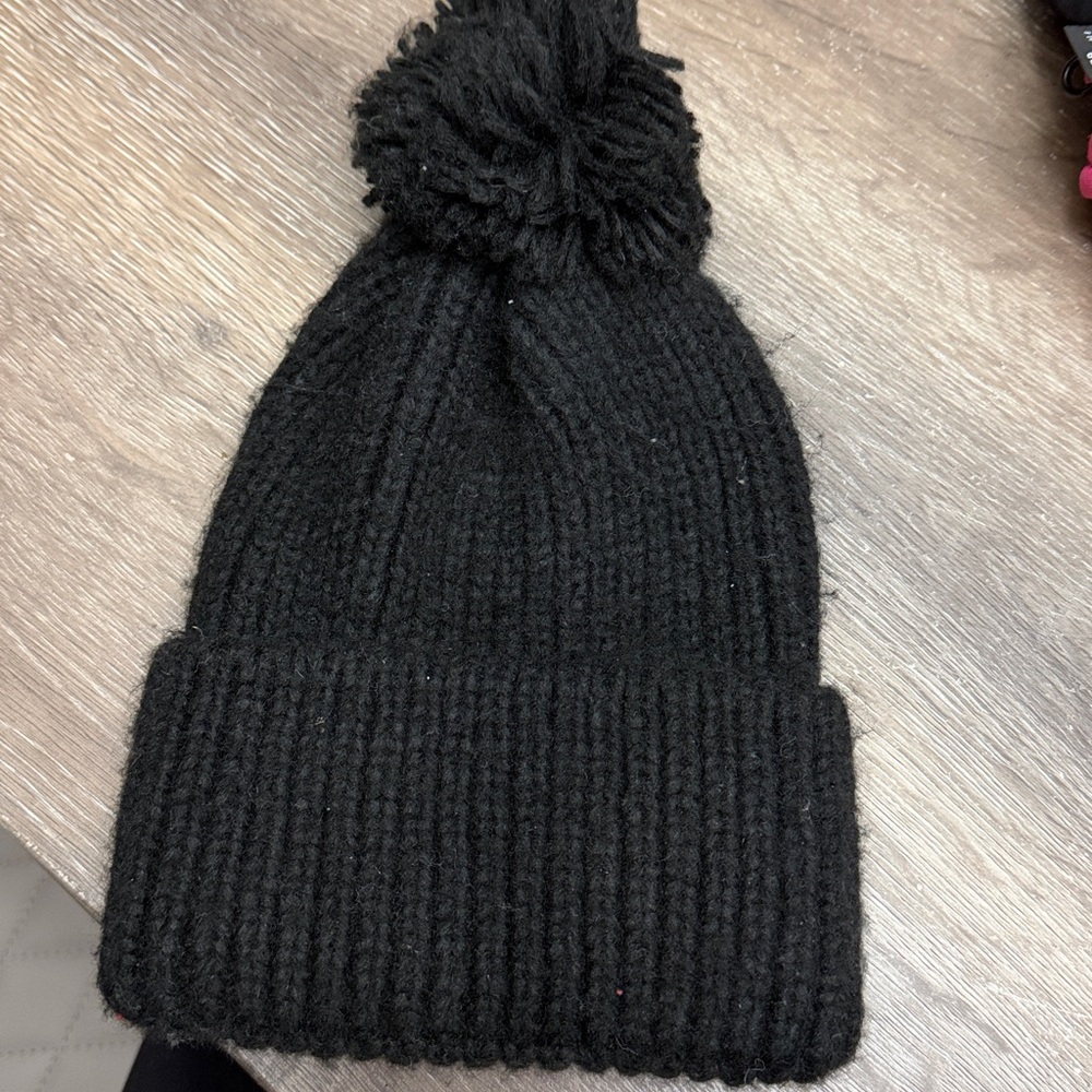 american eagle black winter hat